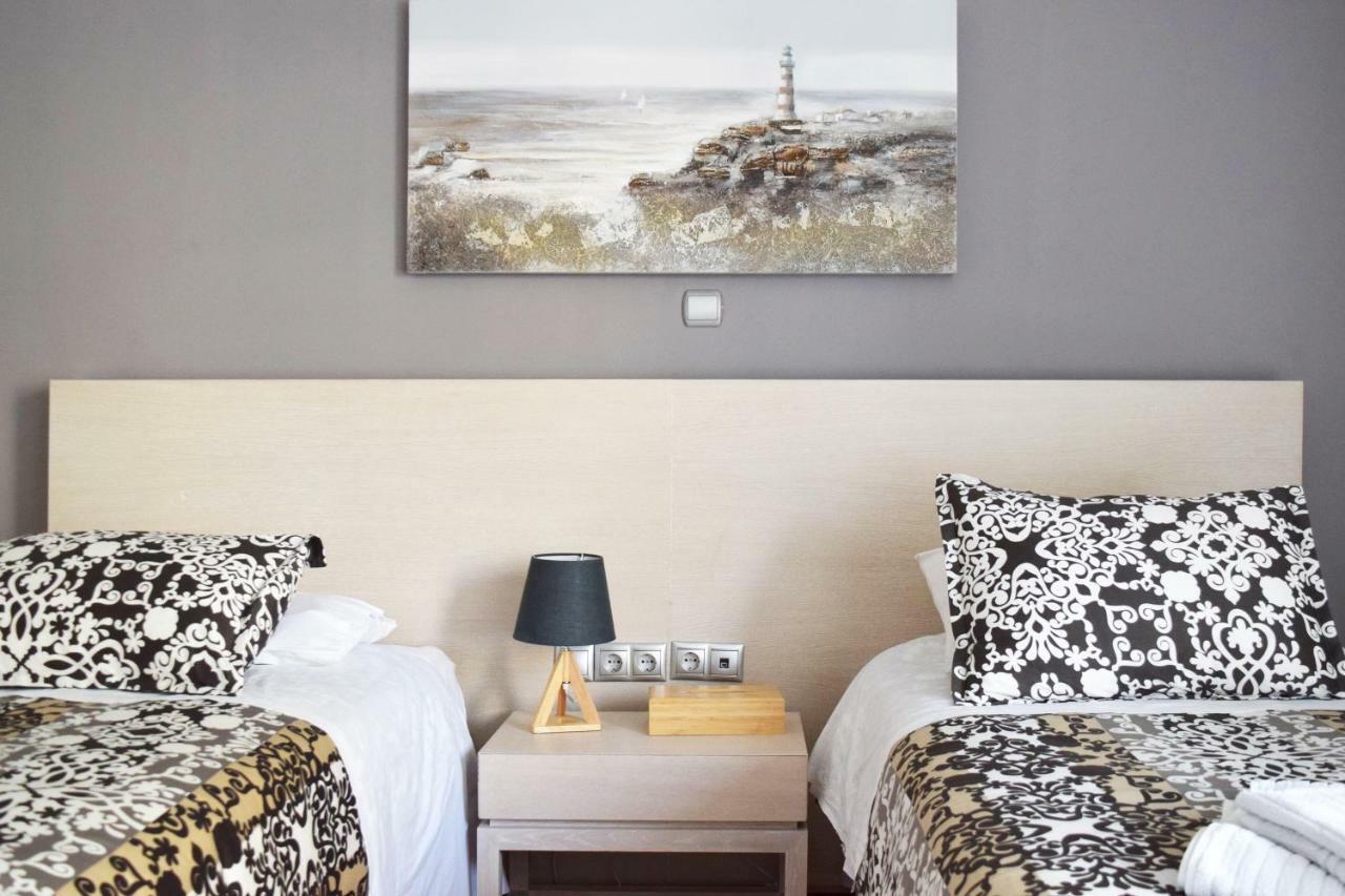 Poseidon By Heloni Apartments พีเรียส ภายนอก รูปภาพ